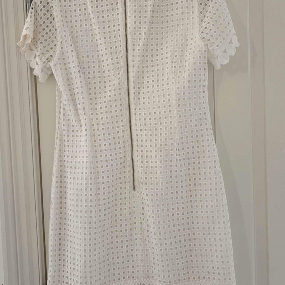 Lilly Pulitzer white eyelit dress perfect for graduation - Picture 4 of 4